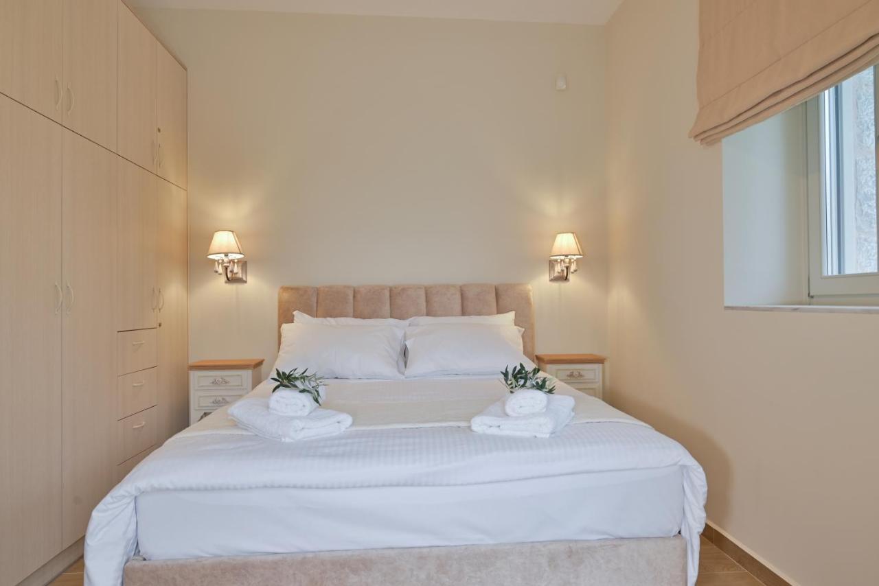 Efmar Exclusive Residences Гитио Стая снимка